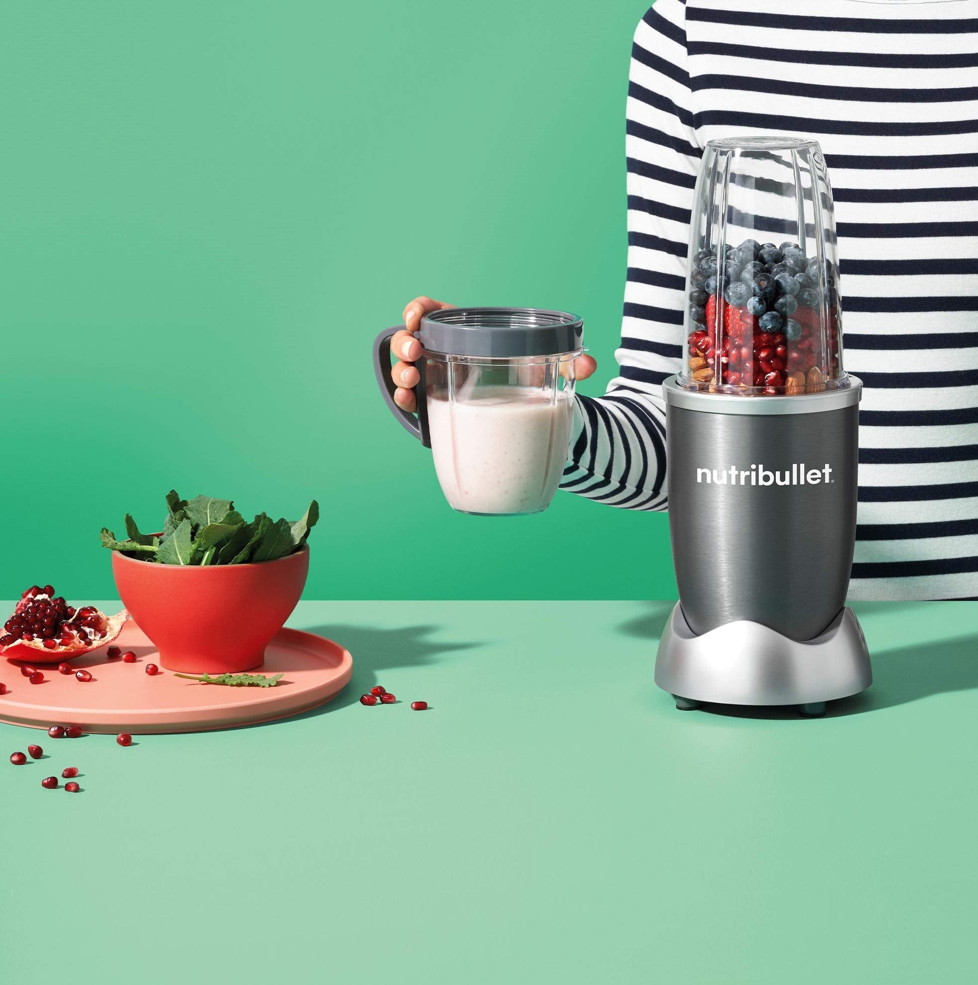 Nutribullet 600 Watts , Multi-Function High Speed Blender , Mixer System With Nutrient Extractor , Smoothie Maker, Gray , 5 Piece Set 1 year warranty مجموعة خلاط بقدرة 600 واط من نوتري بوليت Nutribullet 600 Watts , Multi-Function High Speed Blender , Mixer System With Nutrient Extractor , Smoothie Maker, Gray , 5 Piece Set 1 year warranty مجموعة خلاط بقدرة 600 واط من نوتري بوليت